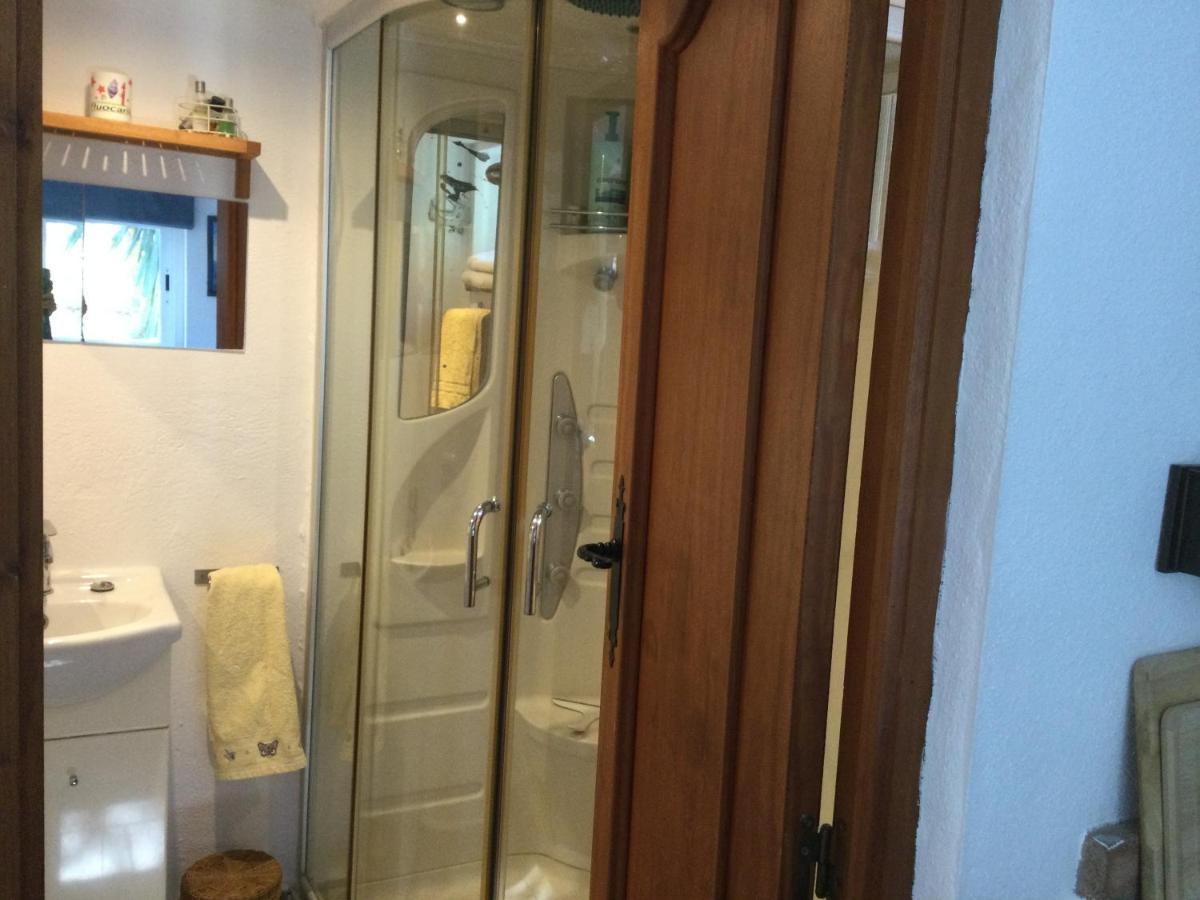 Finca El Rio, The Studio Self Catering With Pool And Hydrotherapy Jacuzzi Set In Beautiful Gardens, Guaro المظهر الخارجي الصورة